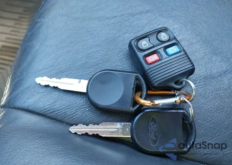 2007 Ford Focus S/Se/Ses из США, поврежденный, VIN 1FAFP37N57W272405